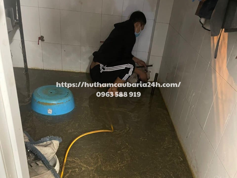 vi sao ong thoat nuoc lai bi tac