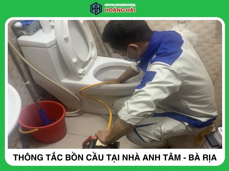 Thông tắc bồn cầu tại nhà chị an - Bà Rịa